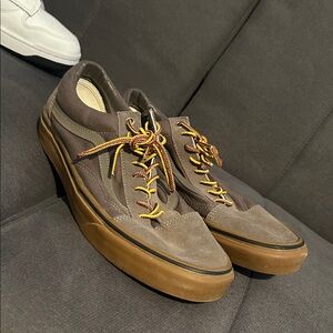 Vans Men's Brown Suede Low-Top Sneakers with Gum Sole